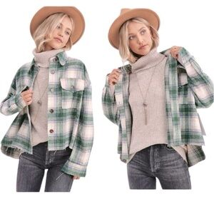 La Miel Shacket Distressed Green Cream Plaid Flannel Crop Button-Up Jacket Coat